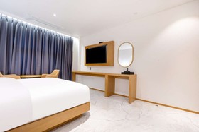 Daisy Hotel