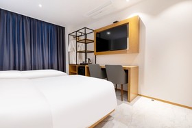 Daisy Hotel