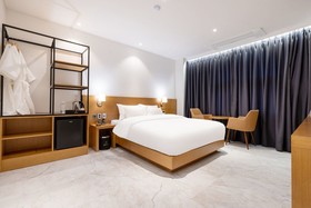 Daisy Hotel
