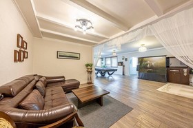 Vivaldi White House in Vally