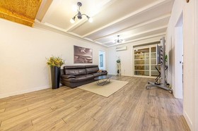 Vivaldi White House in Vally