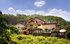 Yangpyeong Blossom Pension