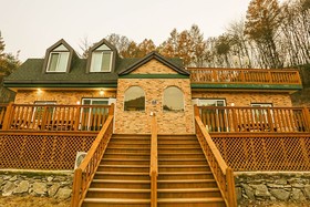 Yangpyeong Jajangnamu Sup Pension