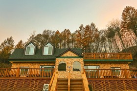 Yangpyeong Jajangnamu Sup Pension