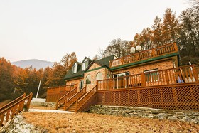 Yangpyeong Jajangnamu Sup Pension