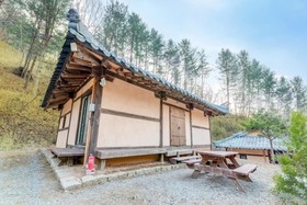 Yangpyeong Malgeun-soop Han ock Pension
