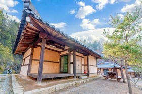 Yangpyeong Malgeun-soop Han ock Pension