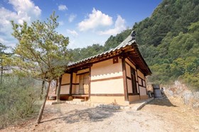 Yangpyeong Malgeun-soop Han ock Pension