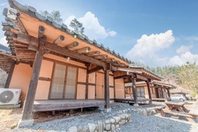 Yangpyeong Malgeun-soop Han ock Pension