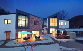 Yangpyeong Pension ABC Pool Villa