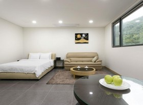 Yangpyeong Uno House Pool Villa