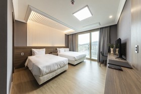 Baekhak Jayuro Resort