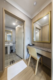 Baekhak Jayuro Resort