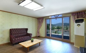 Yeoncheon Wanguijataek Pension