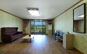 Yeoncheon Wanguijataek Pension
