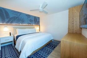 Sunshine Suites Resort