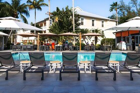 Sunshine Suites Resort