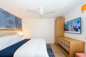 Sunshine Suites Resort