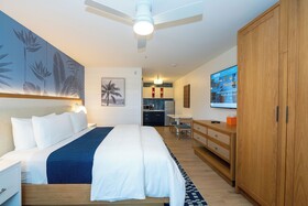 Sunshine Suites Resort