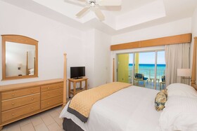 Wyndham Reef Resort Grand Cayman