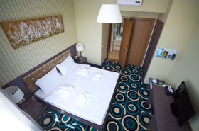 Mildom Hotel