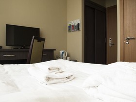 Mildom Hotel