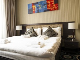 Mildom Hotel