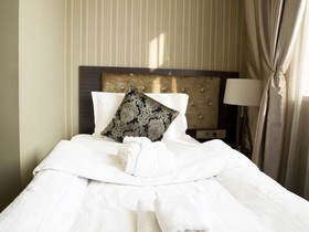 Mildom Hotel