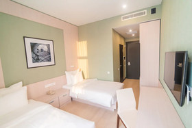 Resident City Hotel