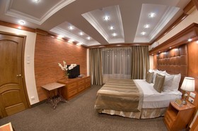 Uyut Hotel