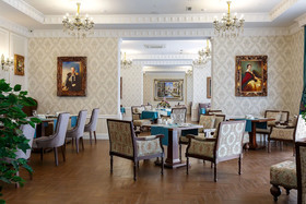Alanda Hotel