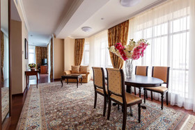 Alanda Hotel