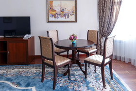 Alanda Hotel