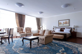 Alanda Hotel