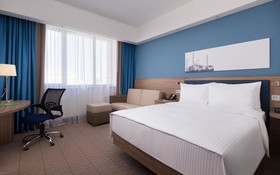 Hampton by Hilton Astana Triumphal Arch