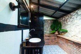 Hillside - Nature Lifestyle Lodge