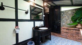 Hillside - Nature Lifestyle Lodge
