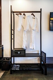 Manyo Hotel And Resort