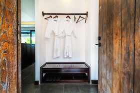 Manyo Hotel And Resort