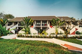 Manyo Hotel And Resort