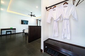 Manyo Hotel And Resort