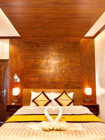 Merry Riverside Hotel