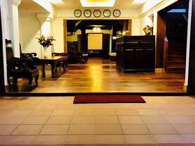 Merry Riverside Hotel