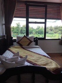Merry Riverside Hotel