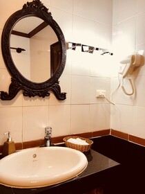 Merry Riverside Hotel