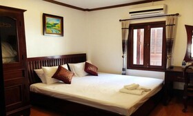 Thatsaphone Hotel