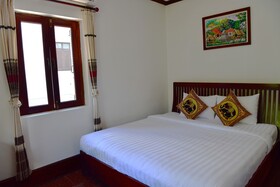 Thatsaphone Hotel