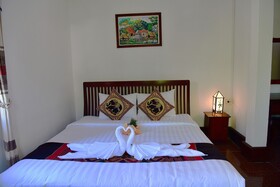 Thatsaphone Hotel