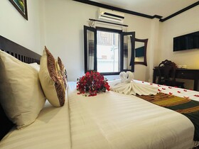 Thatsaphone Hotel