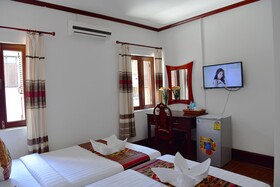 Thatsaphone Hotel